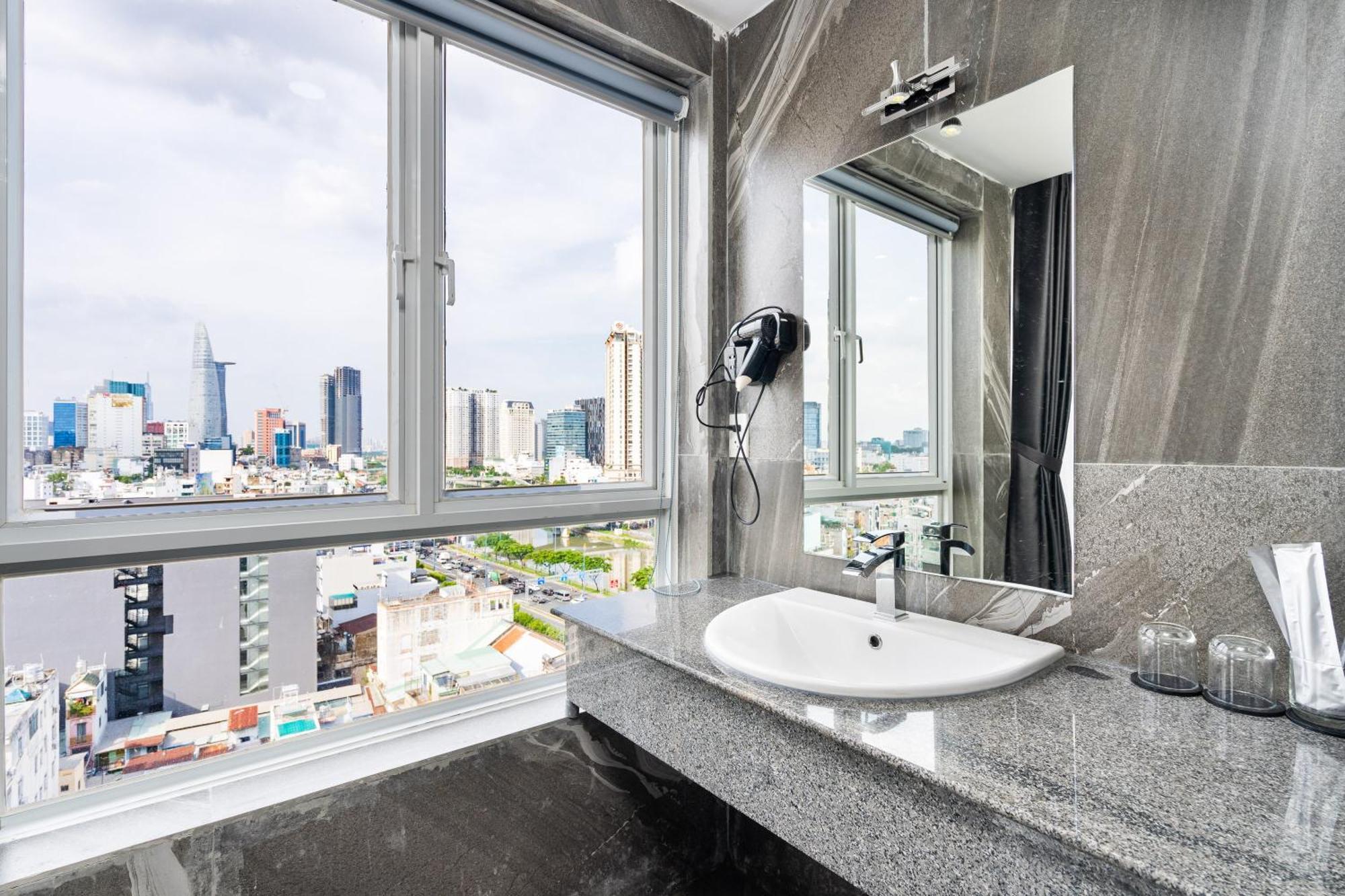 Huazhu Hotel Ho Chi Minh City Exterior photo